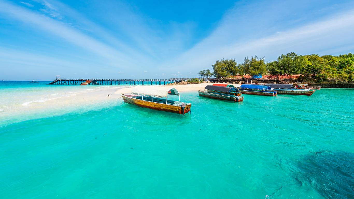 6-Day Masai Mara and Mombasa Safari and Beach Adventure
